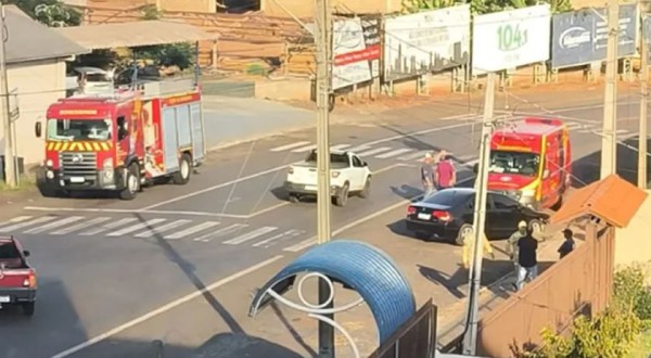 Motociclista fica ferido após colisão com carro