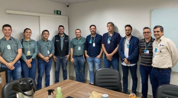 Técnicos da Adapar se reúnem com cooperativas para reforçar vigilância vegetal