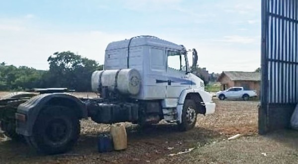 Caminhão é furtado e recuperado após ser abandonado às margens da BR-163