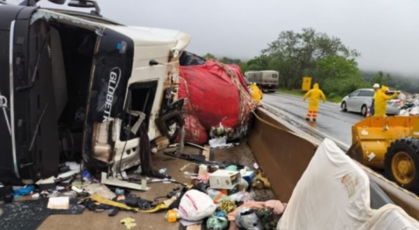 Caminhoneiro de Chapecó morre em acidente na BR-163 no Paraná