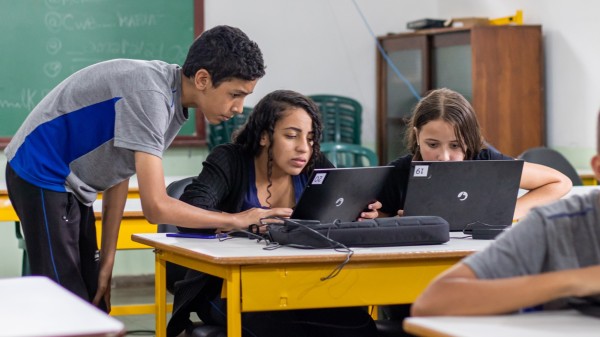 32,2% da receita e R$ 17 bilhões: Paraná é o estado que mais investiu em educação em 2024