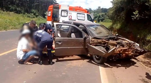 Homem fica ferido após colidir com barranco na PR-280, entre Renascença e Marmeleiro
