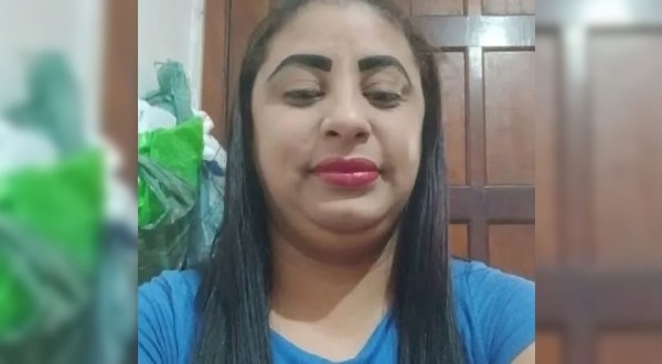 Mulher encontrada morta em residência é identificada