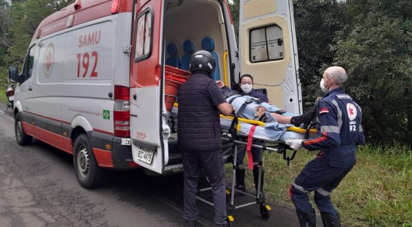 Motociclista sofre queda e fica ferido na PR 180