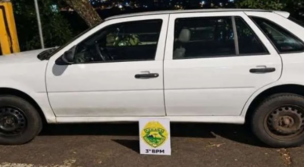 Polícia Militar recolhe veículo irregular durante fiscalização em Pato Branco