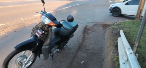 Colisão entre moto e carro deixa dois feridos na PRC-280