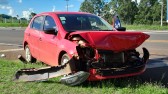 Veículo fica com a frente destruída após se envolver em acidente no trevo de Marcianópolis