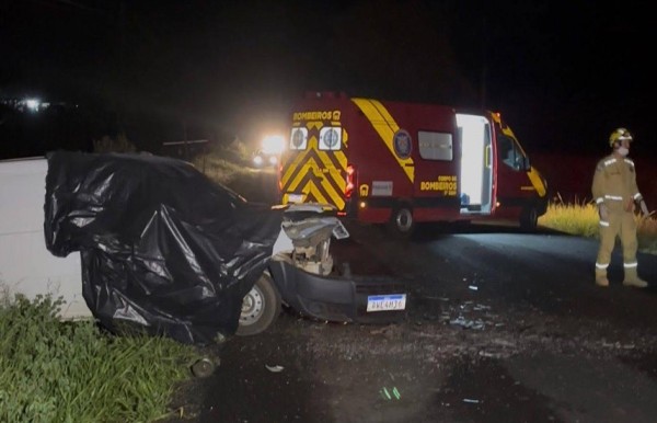 Colisão entre Fiat Ducato e Corsa deixa um morto e um ferido grave na Serra de São Brás