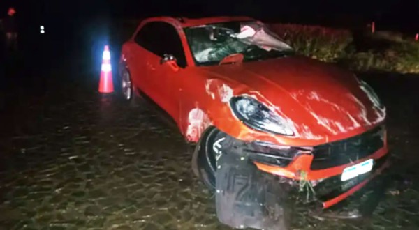 Desvio de cachorro termina em colisão na PR-484