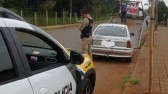 Homem é conduzido por porte de drogas e direção sem CNH