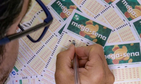 Ninguém acerta a Mega-Sena e prêmio acumulado vai a R$ 30 milhões