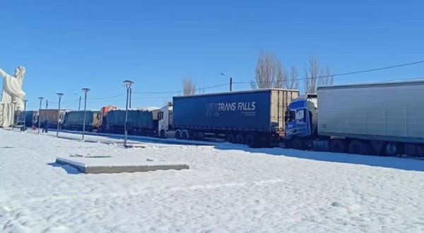 Caminhoneiro do Paraná está há mais de uma semana preso em nevasca na Argentina