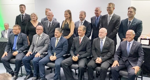 Sicoob Vale Sul empossa diretores e conselheiros administrativos