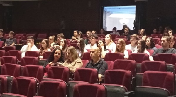 Projeto Empresário Sombra reúne 120 estudantes em experiência com profissionais