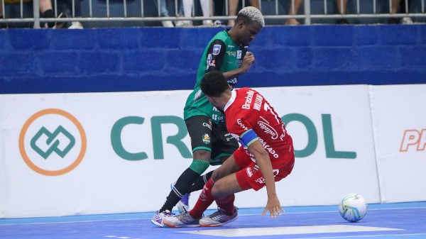 Marreco perde em seu primeiro jogo em casa na LNF