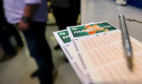 Mega-Sena acumula e próximo prêmio pode chegar a R$ 100 milhões