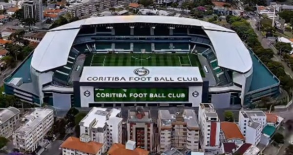 Jovem curitibano usa IA para “reformar” estádios do Paraná e viraliza