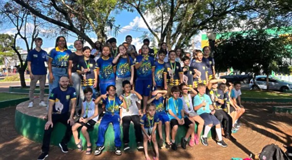 Alunos de Francisco Beltrão conquistam 21 medalhas em etapa regional de xadrez em Realeza