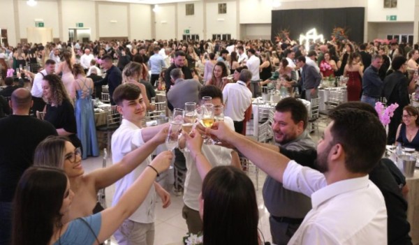 Destaques do Ano reúne recorde de público e celebra 179 homenagens