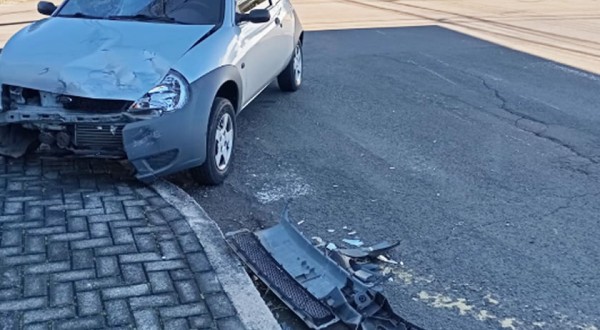 Motociclista fica ferido em colisão no Bairro Vila Nova