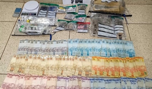Polícia Militar prende dois homens e apreende drogas