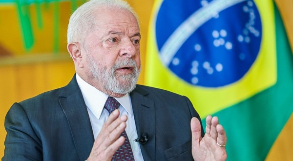 Governo brasileiro adota prudência para não ser pautado por 'antidiplomacia de post' de Israel