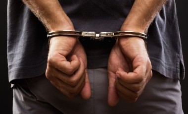 Com mandado de prisão ativo, homem é detido pela Polícia