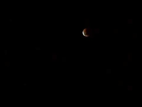 ECLIPSE: Confira um pequeno trecho do fenômeno que aconteceu durante a última madrugada