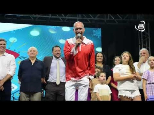 Abertura do Natal leva milhares de pessoas até a Praça Central