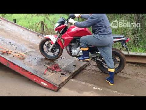 Após dois dias de procura, moto furtada é encontrada na trincheira do bairro São Miguel