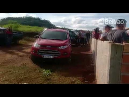 Manifestação pede solução para imóvel na Linha Gaúcha, interditado pelo Ministério Público