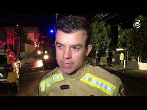 Incêndio em residências é registrado no Bairro Guanabara em Beltrão