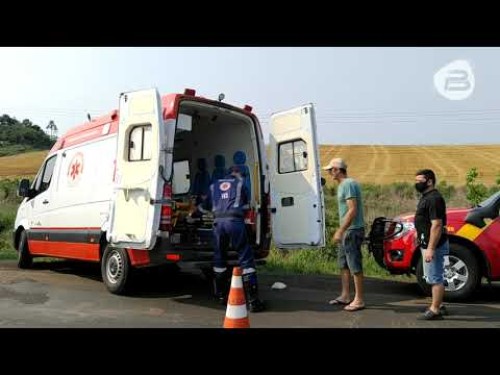 Três pessoas ficam feridas em acidente na PR-483