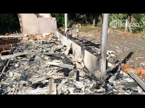 Família beltronense fica apenas com as roupas do corpo após incêndio e agora necessita de ajuda